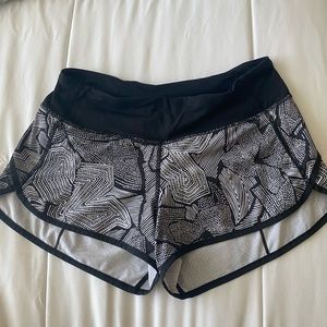 Lululemon Speed Up Short 2.5” Size 4